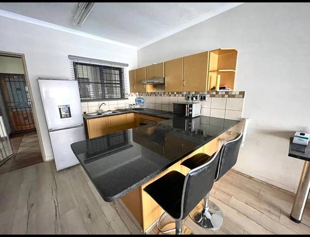 2 BEDROOM PROPERTY TO RENT IN DIE BULT